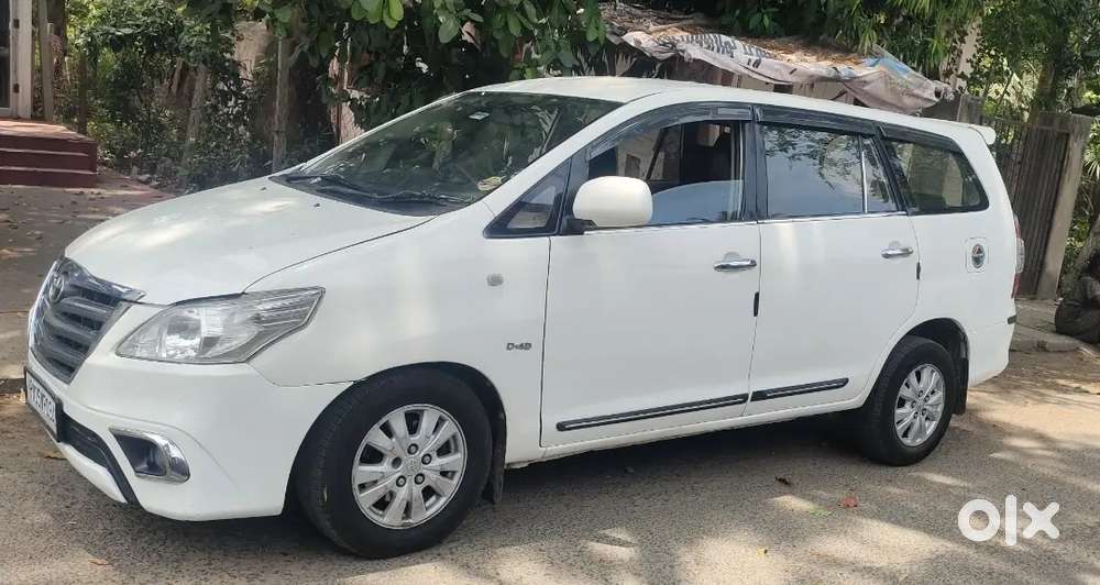 Toyota Innova 2.5 E 2015