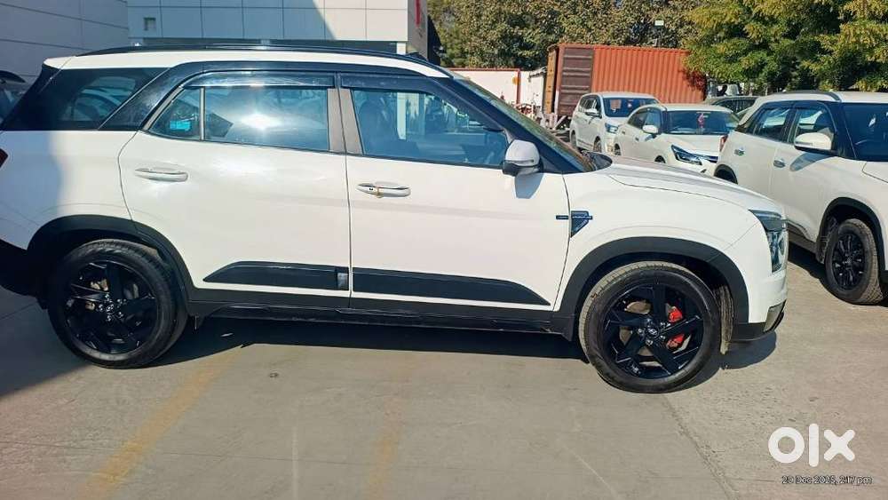 Hyundai Alcazar Platinum, 2024, Petrol