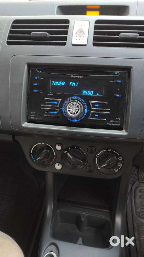 Maruti Suzuki Swift Vxi + Manual, 2011, Petrol