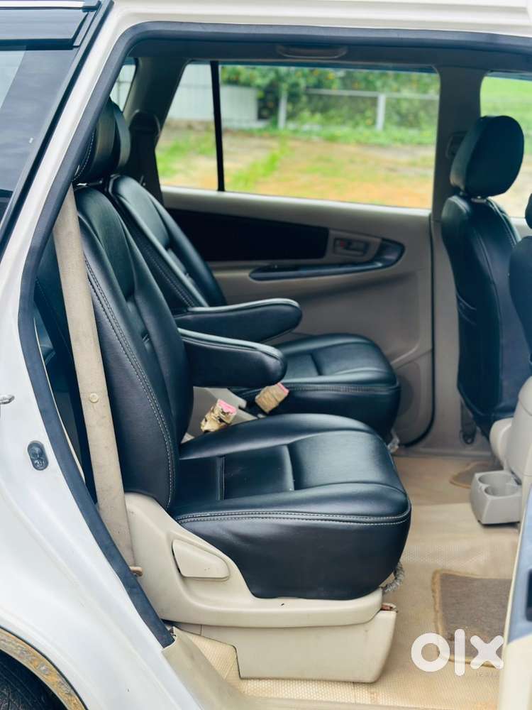 Toyota Innova Diesel 2010 Car