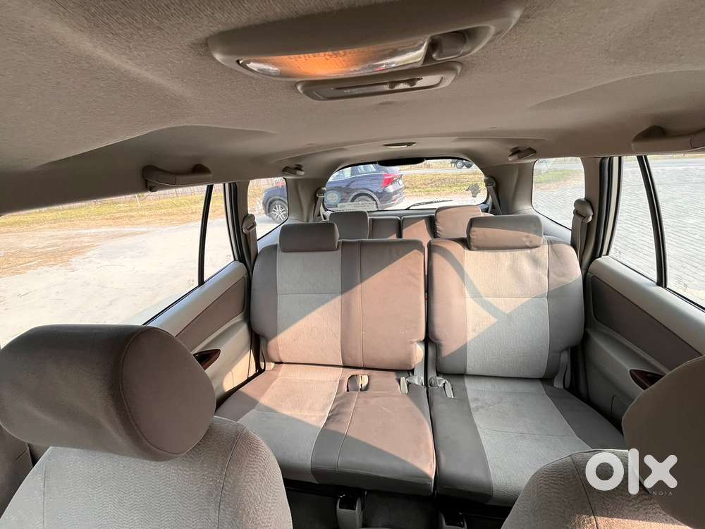Toyota Innova 2.5 Vx (top-end) Diesel  2012  Chandigarh Registration