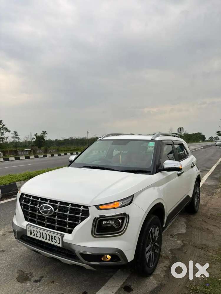 Hyundai Venue 2022 Petrol 30000 Km Driven