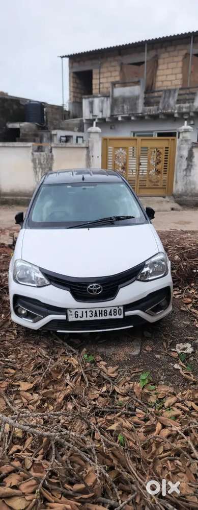 Toyota Etios Liva 2018 Dual Tone