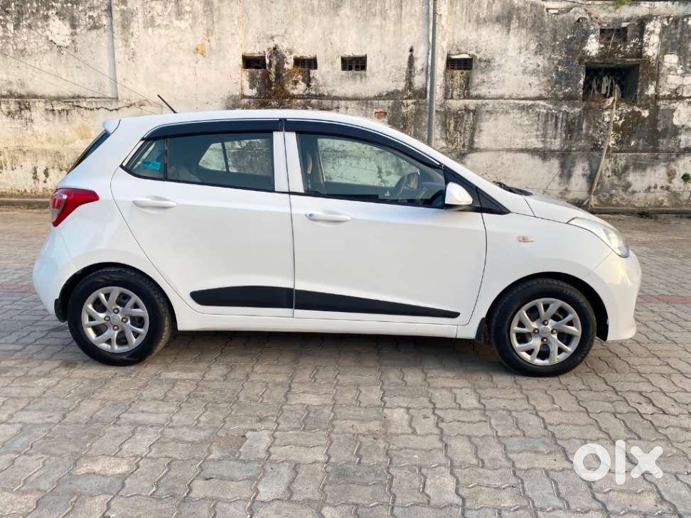 Hyundai Grand I10 Crdi Sportz, 2017, Petrol