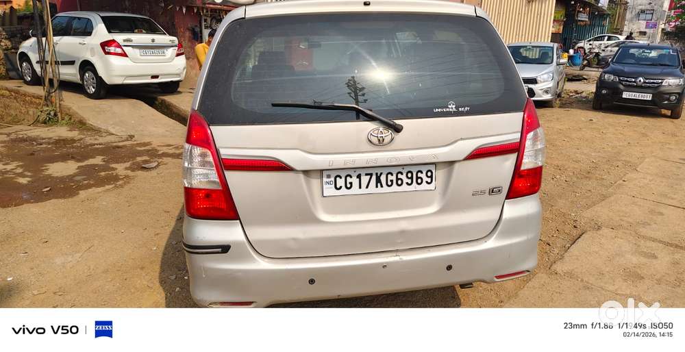 Toyota Innova 2.5 Vx 8 Seater Bs Iv, 2014, Diesel