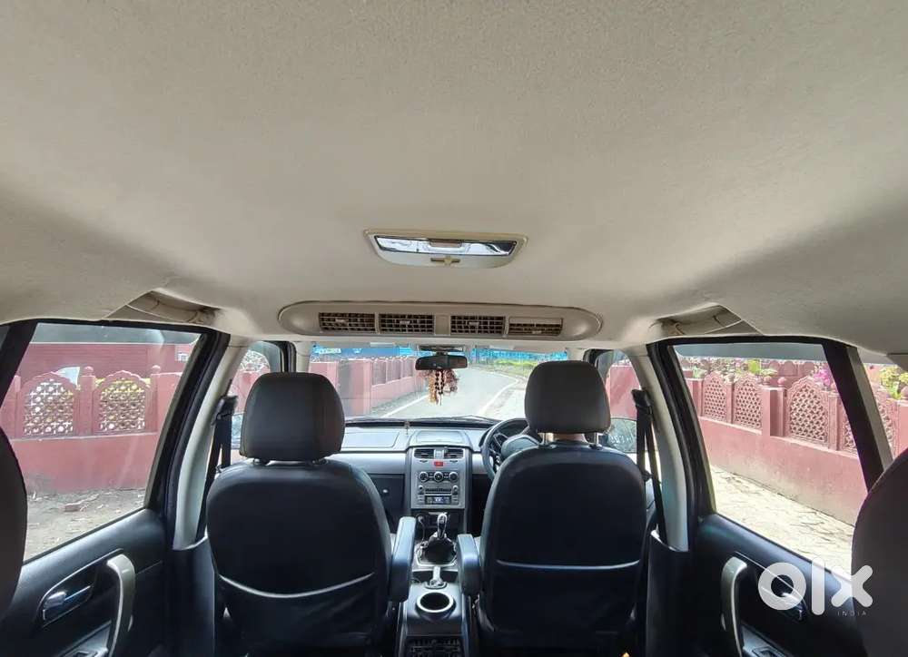 Tata Safari Storme 2015