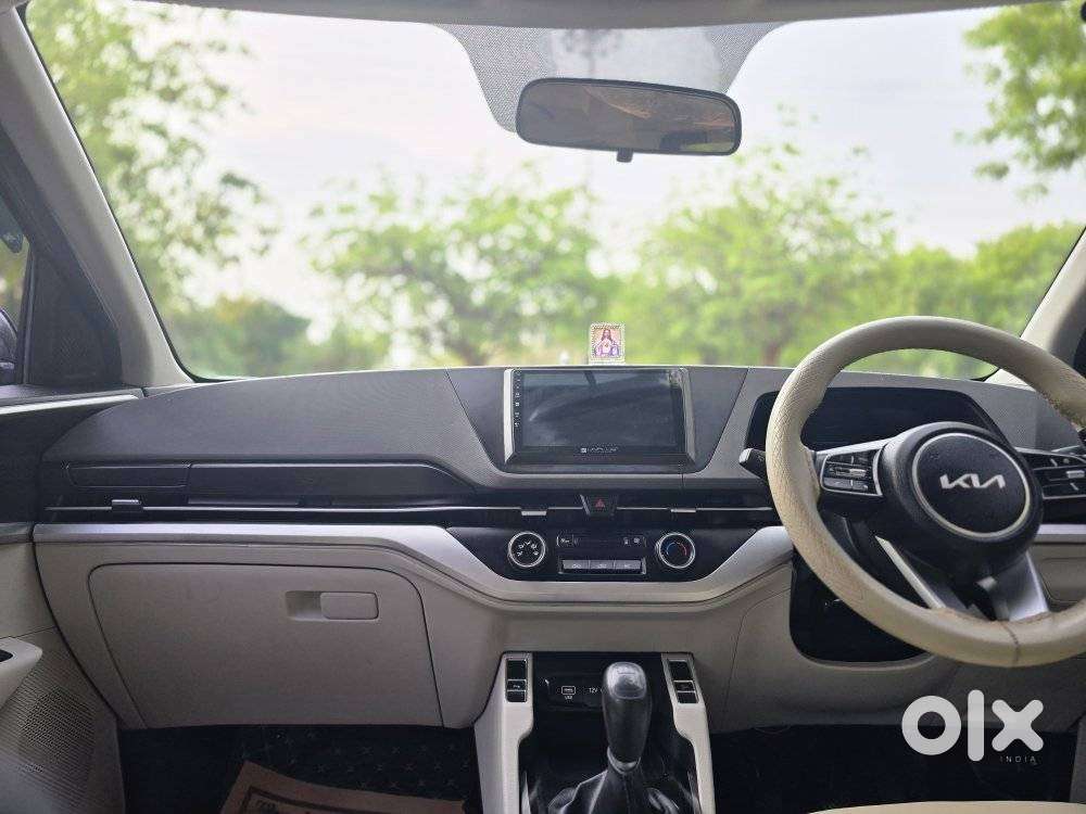 Kia Carens 1.5 Prestige 7 Str, 2023, Petrol