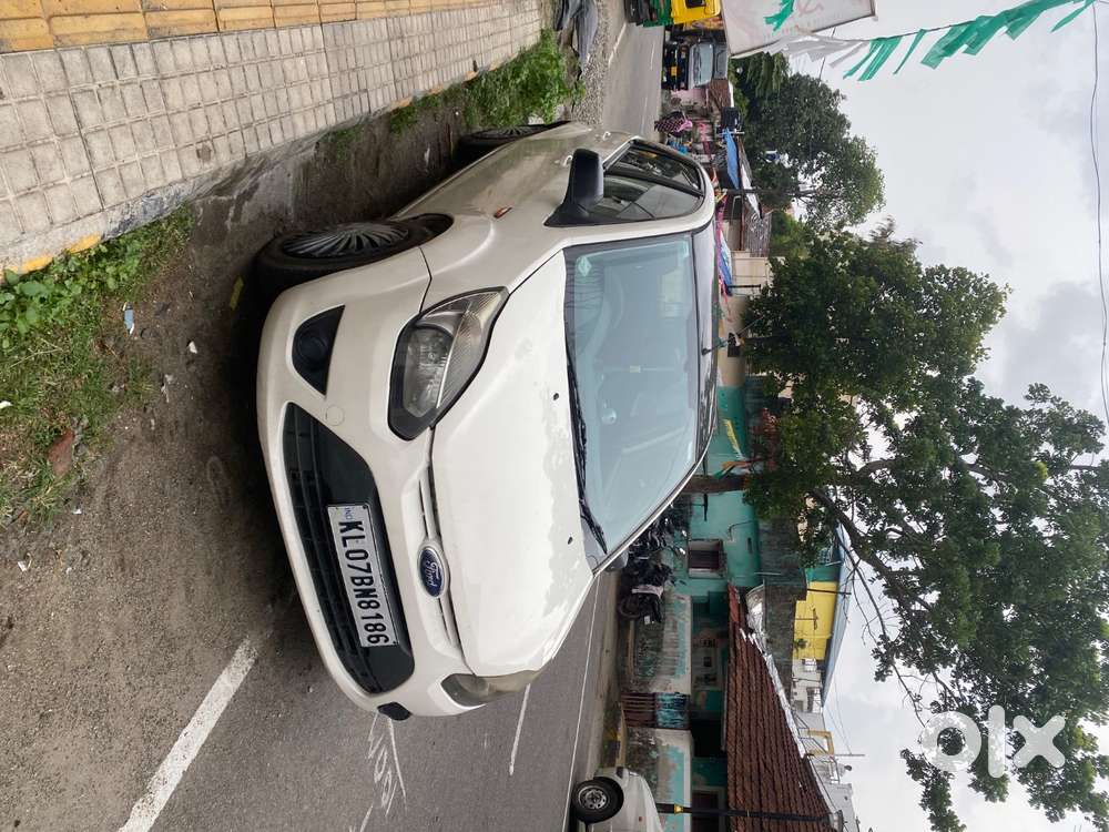 Ford Figo 2010 Petrol 120000 Km Driven
