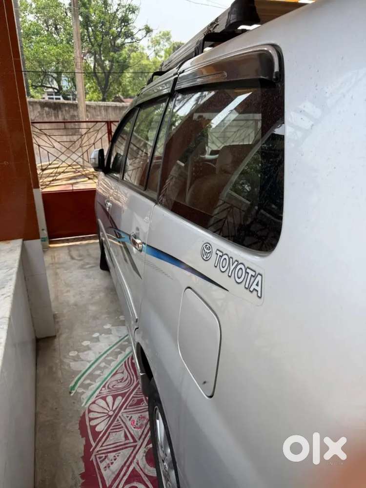 Toyota Innova 2012 Diesel 45000 Km Driven