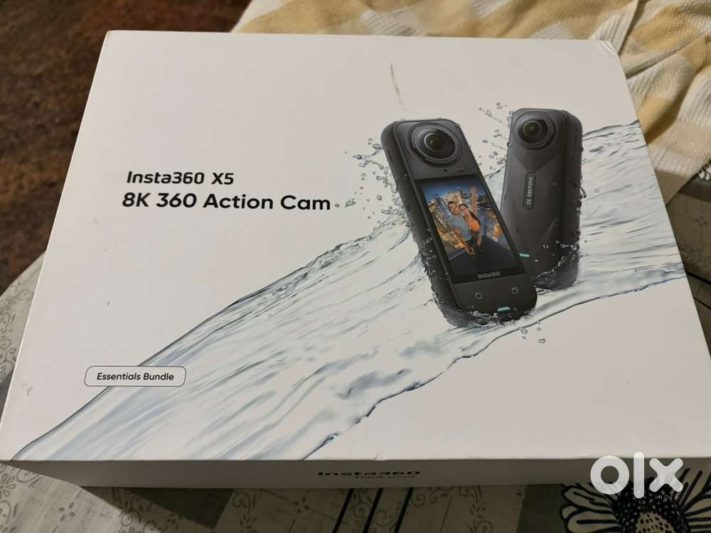 Insta 360 X5 essential bundle