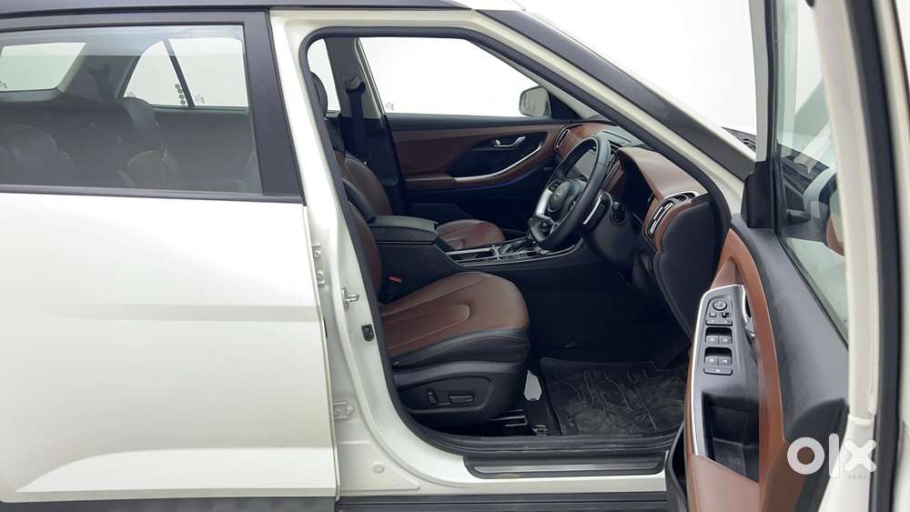 Hyundai Alcazar 2.0 Signature (o) Petrol At 6 Str, 2022, Petrol