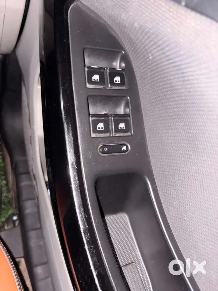 Good Condition 
Leatherite Seats
Auto Ac
Steering Controls