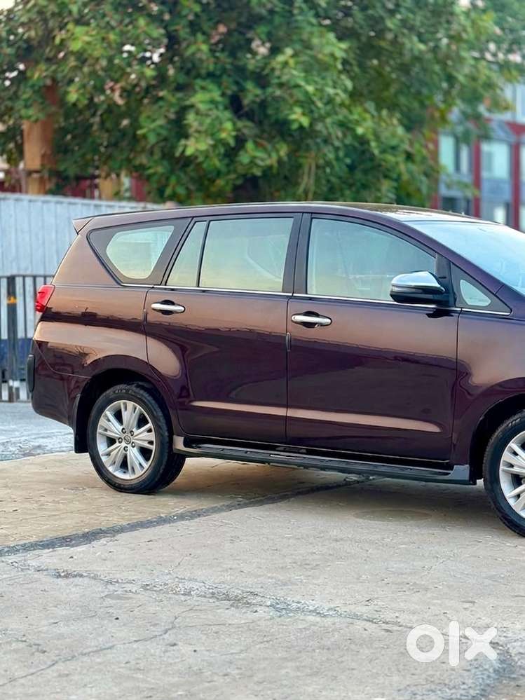 Toyota Innova Crysta 2.8 Zx At 7 Seater, 2016, Diesel