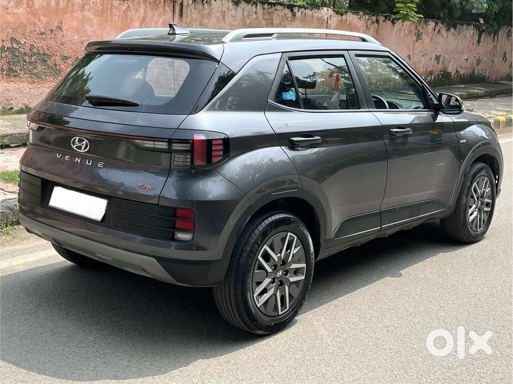 Hyundai Venue 1.0 S (o) Turbo Dct, 2023, Petrol