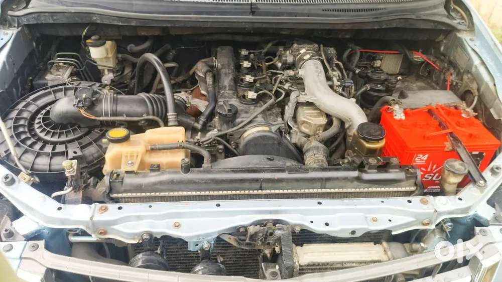 Toyota Innova 2011, 2.5 V Model