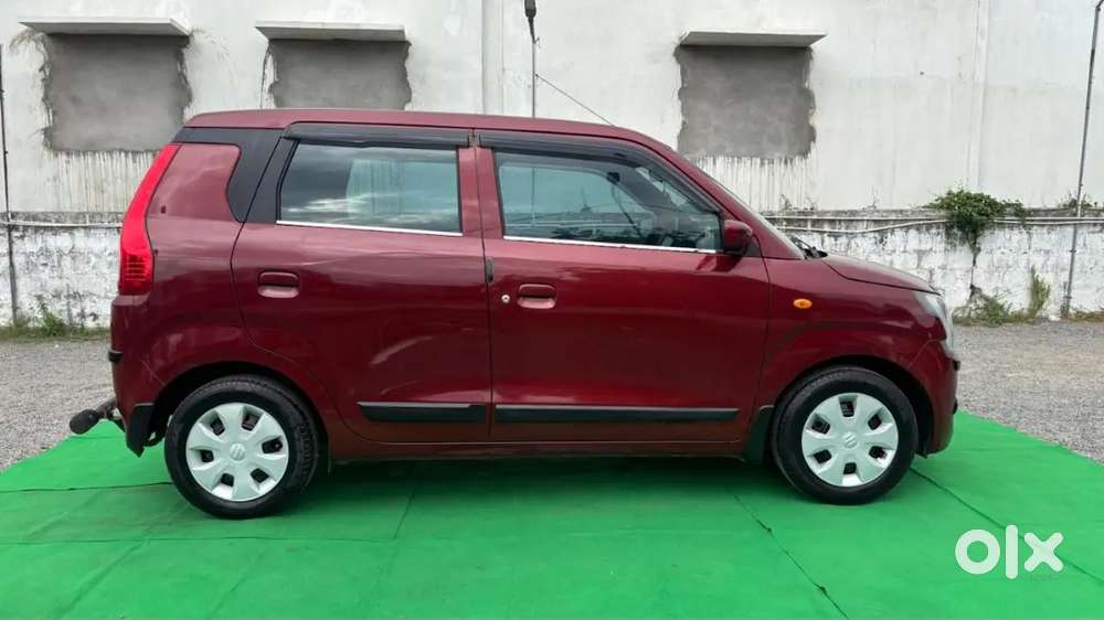Good Condition Government Employee Car Pin To Pin Showroom Track