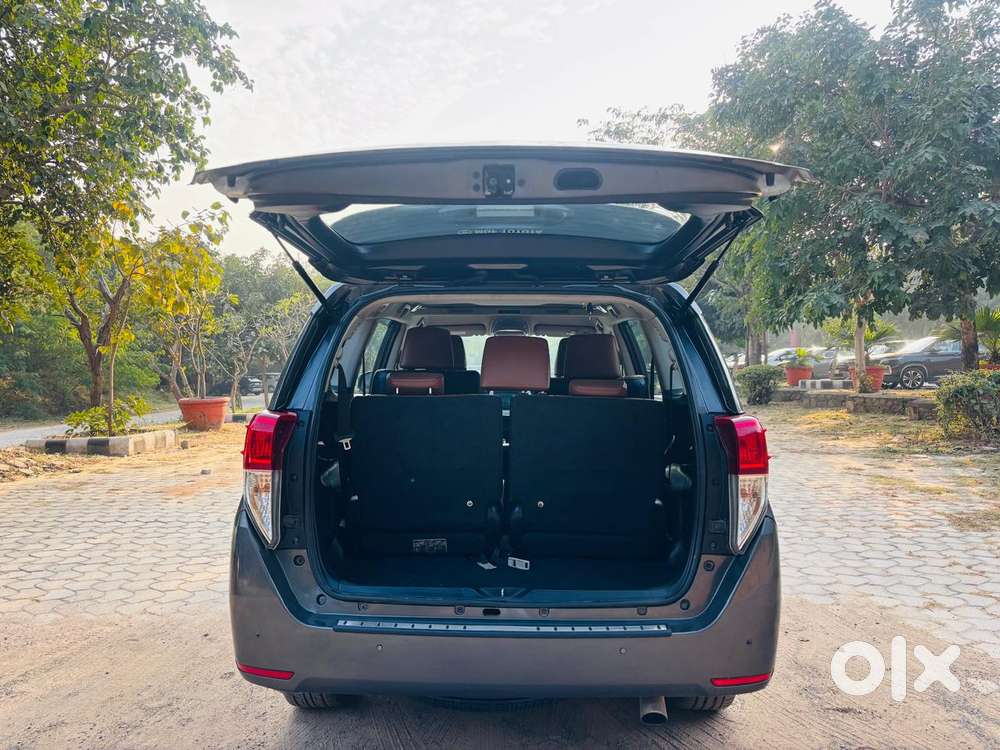 Toyota Innova Crysta