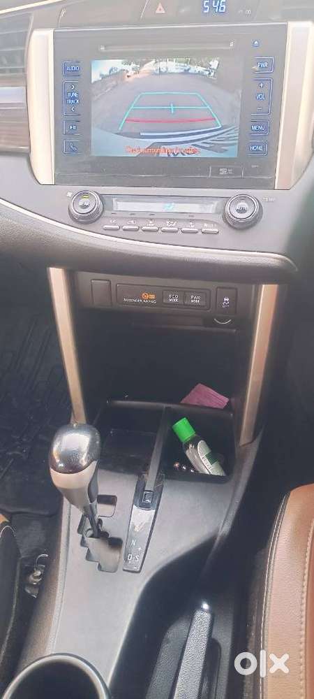 Toyota Innova Crysta 2.8 Zx At 7 Seater, 2017