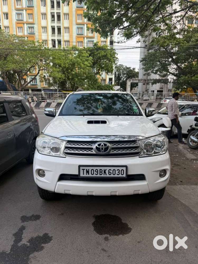 Toyota Fortuner 3.0 4x4 Manual, 2011, Diesel
