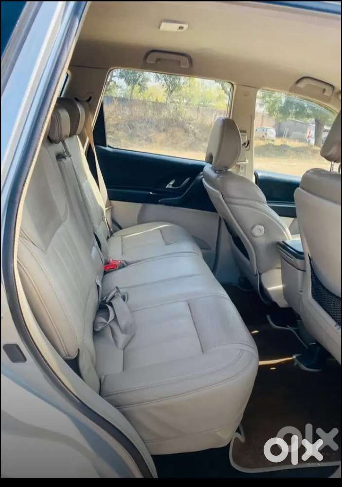 Mahindra Xuv 500 W10 Model Power Seat