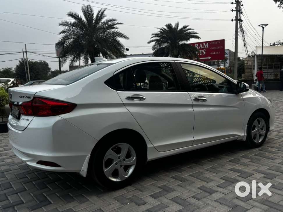 Honda City Vx Petrol Mt, 2015, Petrol