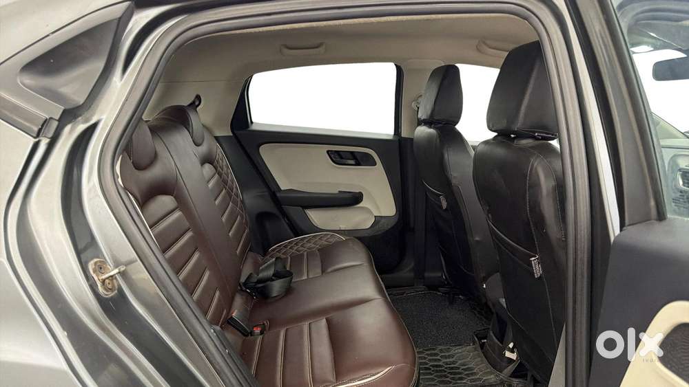 Tata Altroz 1.2 Xt, 2022, Petrol