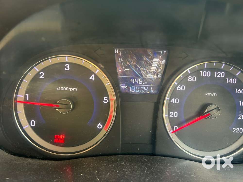Hyundai Fluidic Verna 2012