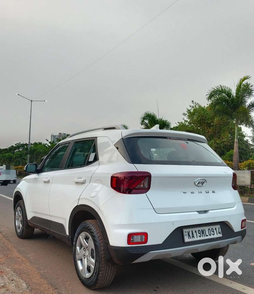 Hyundai Venue 1.2 S Plus, 2020, Petrol