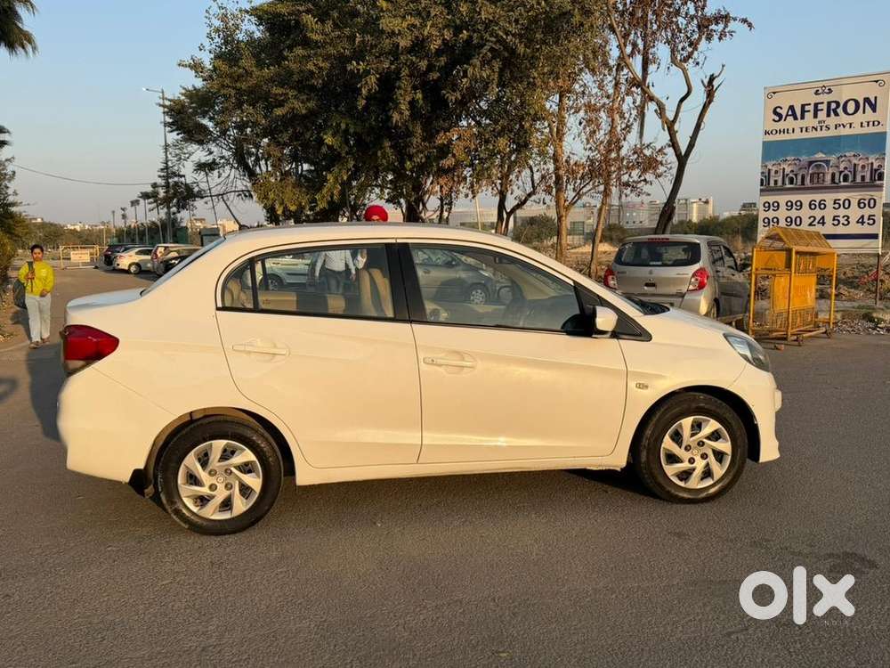 Honda Amaze 2015 Petrol Well Maintained