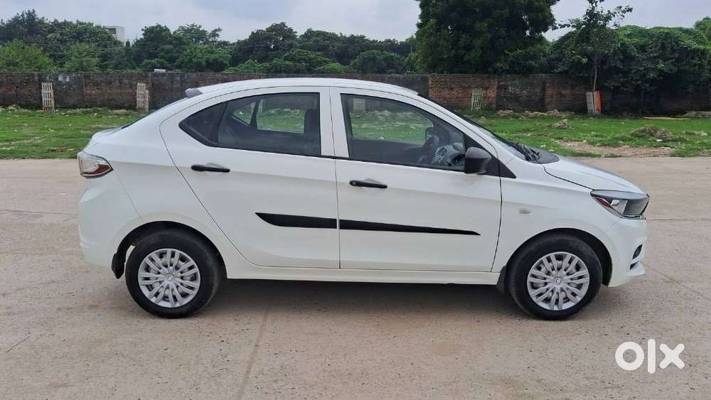 Tata Tigor Xe, 2022, Petrol