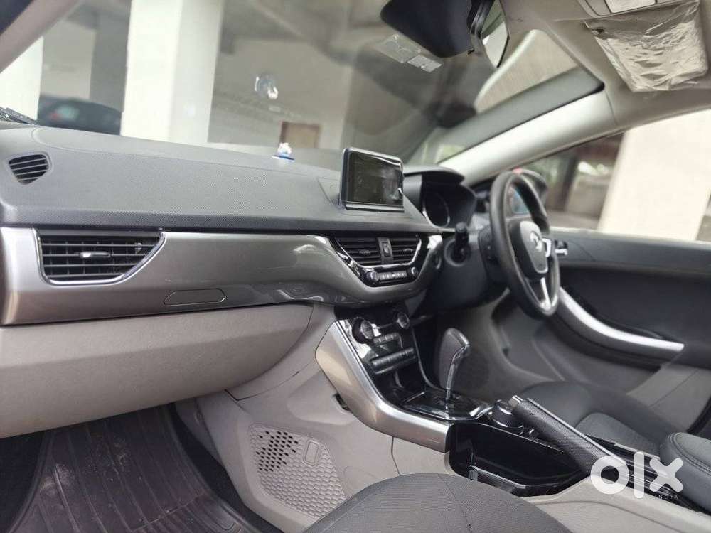 Tata Nexon 1.2 Revotron Xza Plus Dualtone, 2018, Petrol
