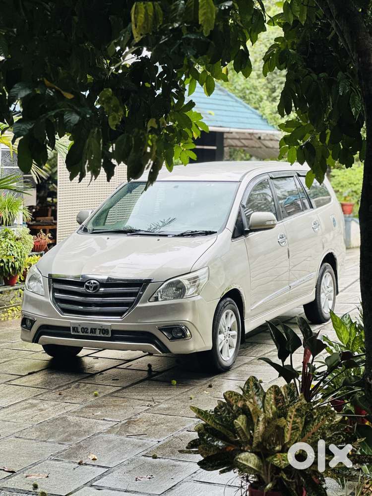 Toyota Innova 2.5 Vx 8 Str Bs-iii, 2014, Diesel