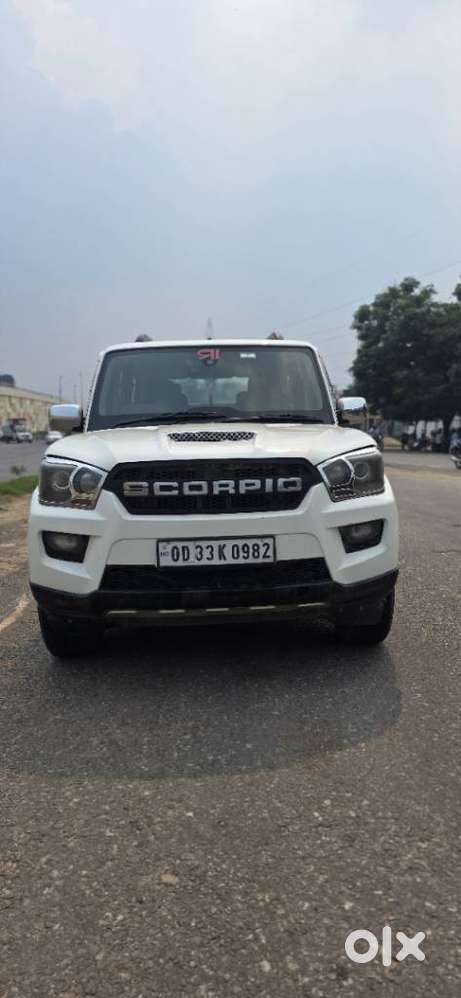 Mahindra Scorpio S10 8 Seater, 2016, Diesel