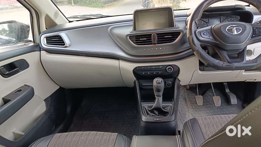 Tata Altroz 1.2 Xm Plus, 2023, Petrol