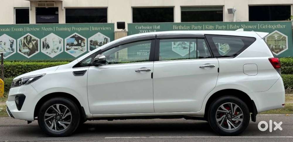 Toyota Innova Crysta 2.4 V 7 Str, 2022, Diesel