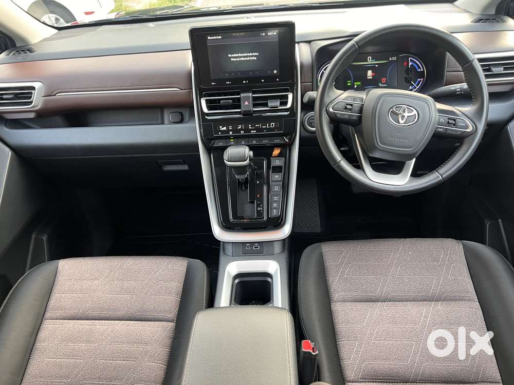 Toyota Innova Hycross 2.0 Vx Hybrid 8 Str, 2024, Cng & Hybrids