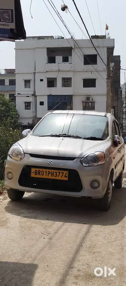 New Condition Car Gari Chalane Wala Koi Nahi Hai Gari Khari Rahti Hai.