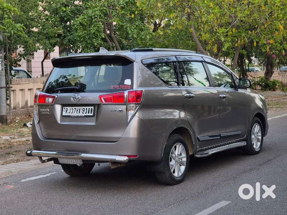 Toyota Innova Crysta 2.4 V 2020
