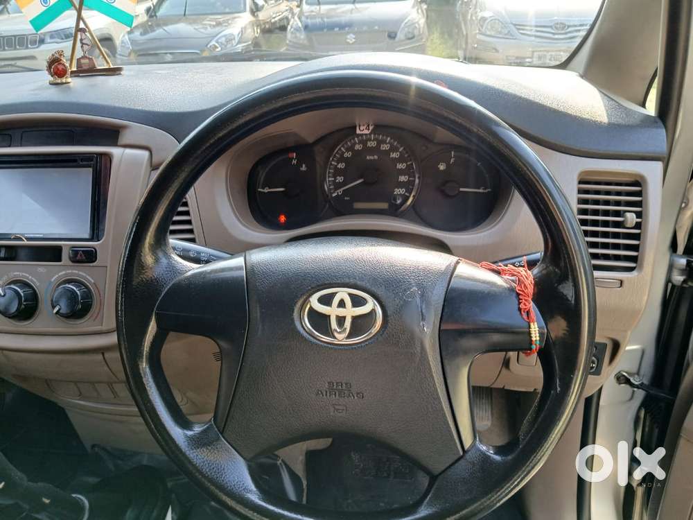 Toyota Innova 2.5 G (diesel) 8 Seater Bs Iv, 2016, Diesel