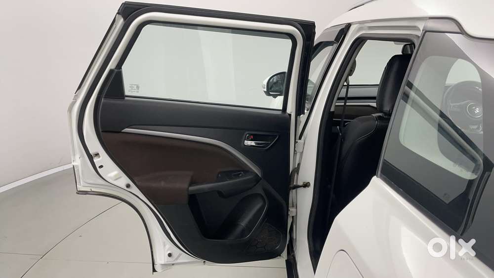 Maruti Suzuki Brezza 1.5 Zxi At Smart Hybrid Dual Tone, 2023, Petrol