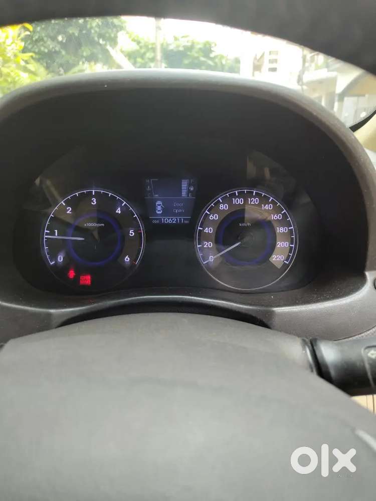 Hyundai Fluidic Verna Crdi 1.6 2013 Manual Diesel