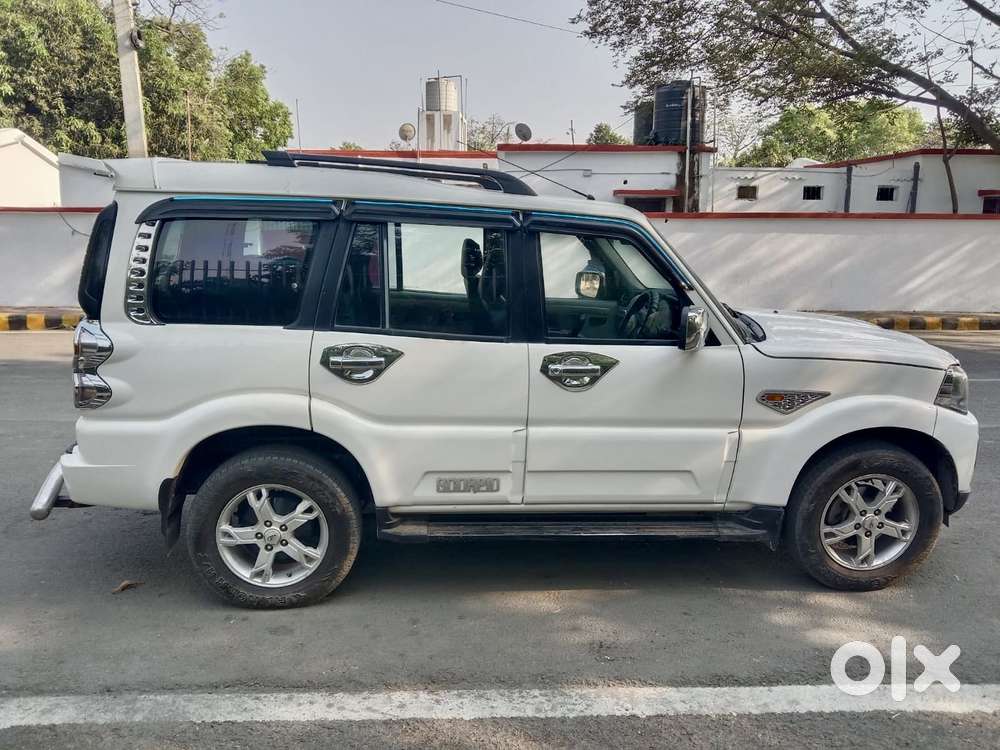 Mahindra Scorpio S10 8 Seater, 2016, Diesel