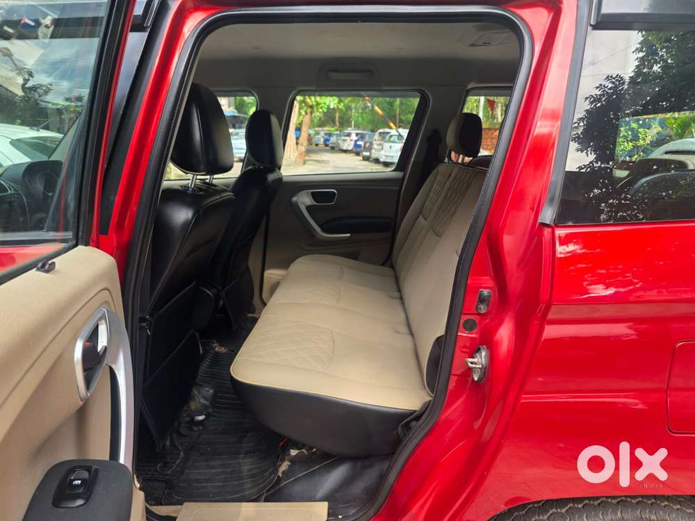 Mahindra Tuv 300 T10 Dual Tone, 2018, Diesel