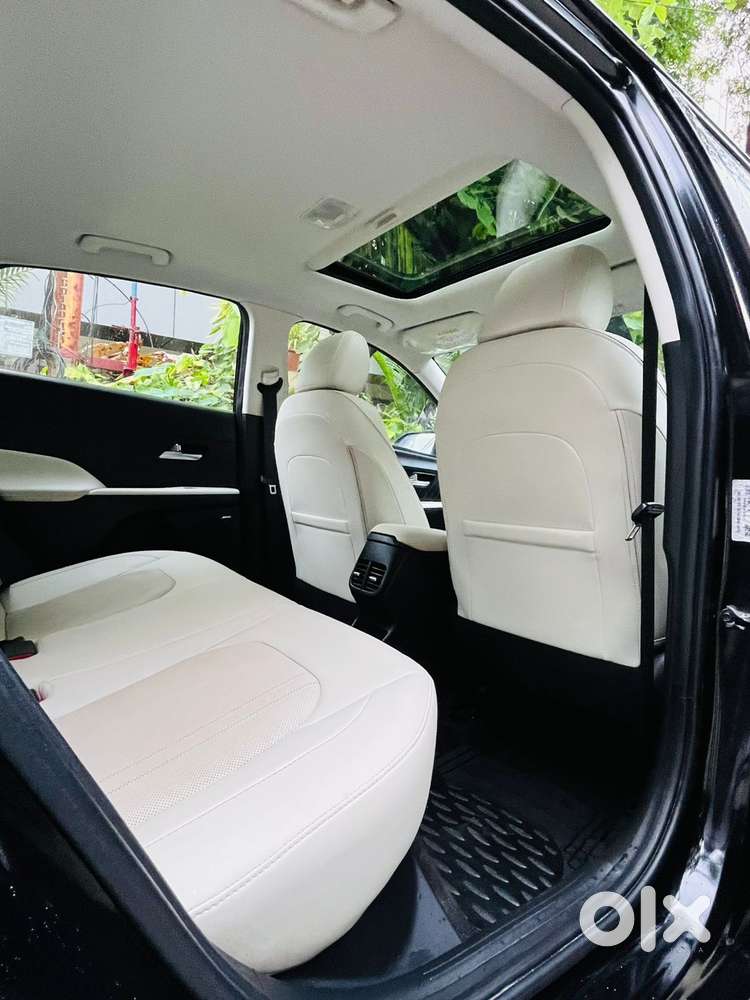 Hyundai Verna 1.5 Sx (o) Ivt, 2023, Petrol