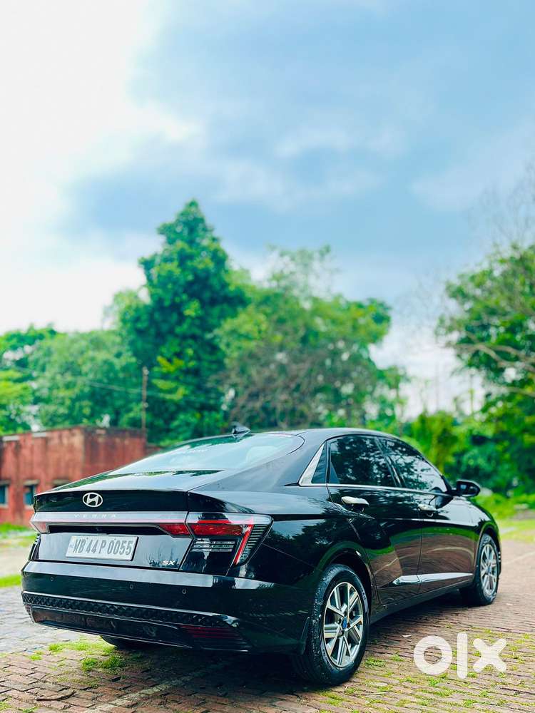 Hyundai Verna 1.5 Mpi Mt Sx (o), 2023, Petrol