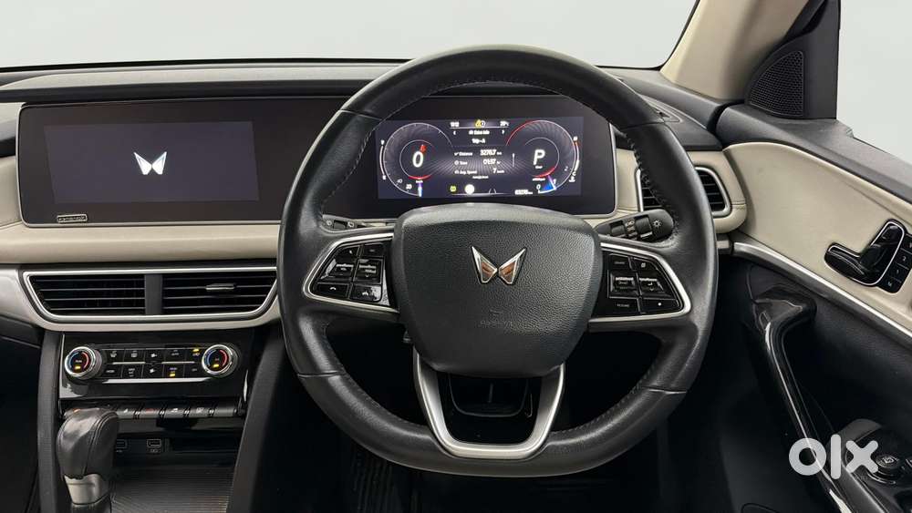 Mahindra Xuv700 2.0 Ax 7 Petrol At Str, 2022, Petrol