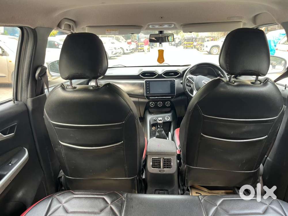 Nissan Magnite 1.0 Xv Premium, 2022, Petrol