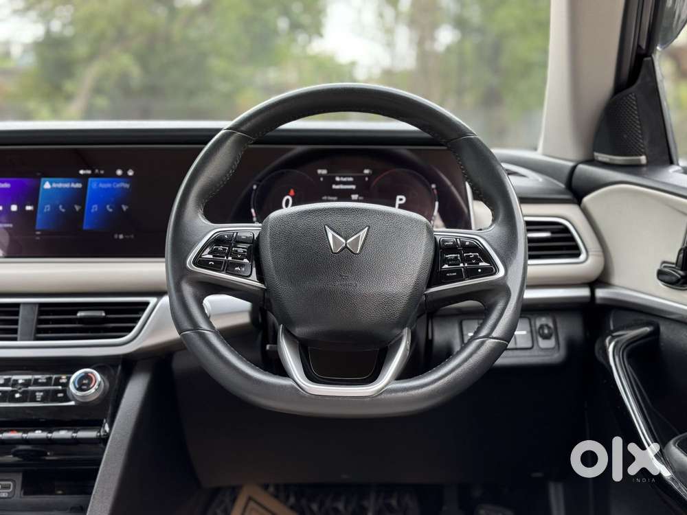 Mahindra Xuv700 2.0 Ax 7 Petrol At Luxury Pack Str, 2023, Petrol