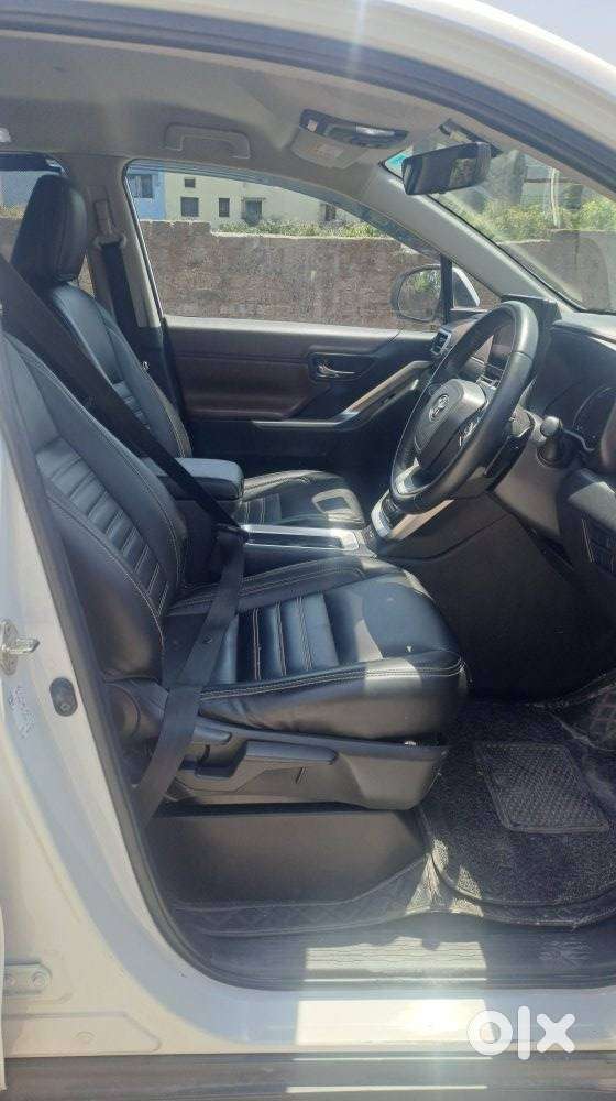 Toyota Innova Hycross 2.0 Vx Hybrid 7 Str, 2023, Petrol