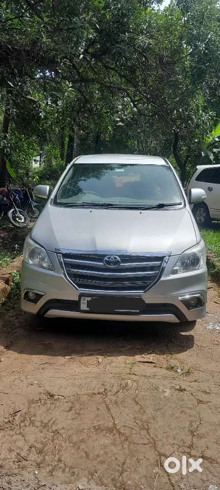 Toyota Innova 2012 V Diesel Well Maintained